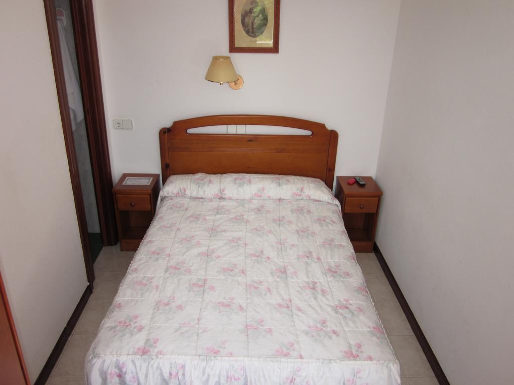 Habitaciones Lopez Azcona ノハ 部屋 写真